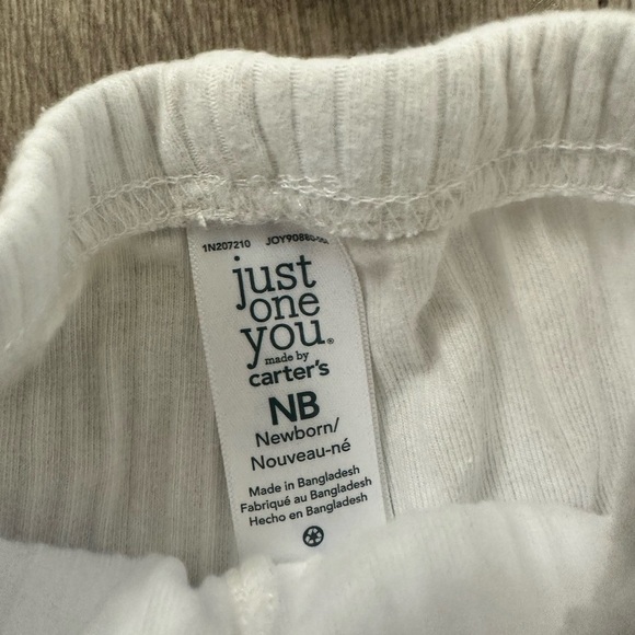 Carter’s Newborn Baby Boy 3 Pc White Matching Outfit Set
Euc - Picture 5 of 5